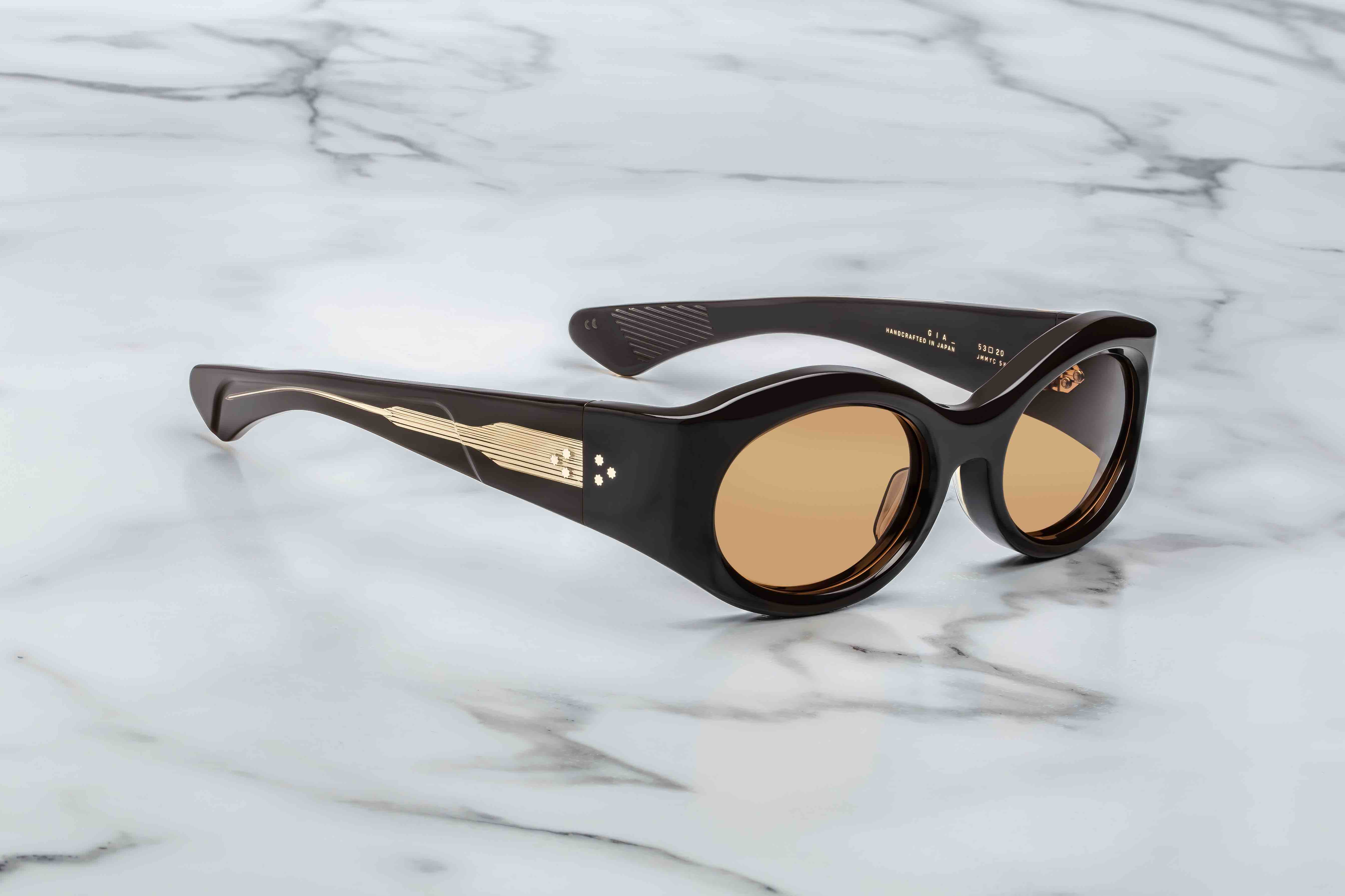 GIA / WALNUT