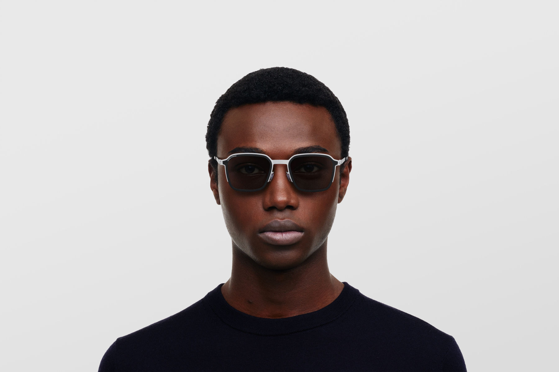 MR002 / AL1-WHITE SILVER/BLACK
