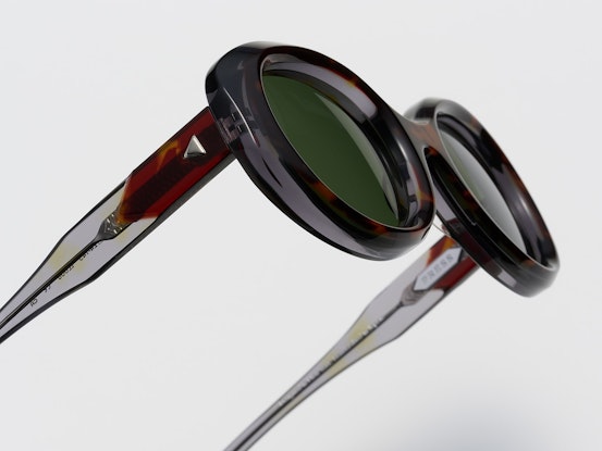 FIRST LADY / MAHOGANY