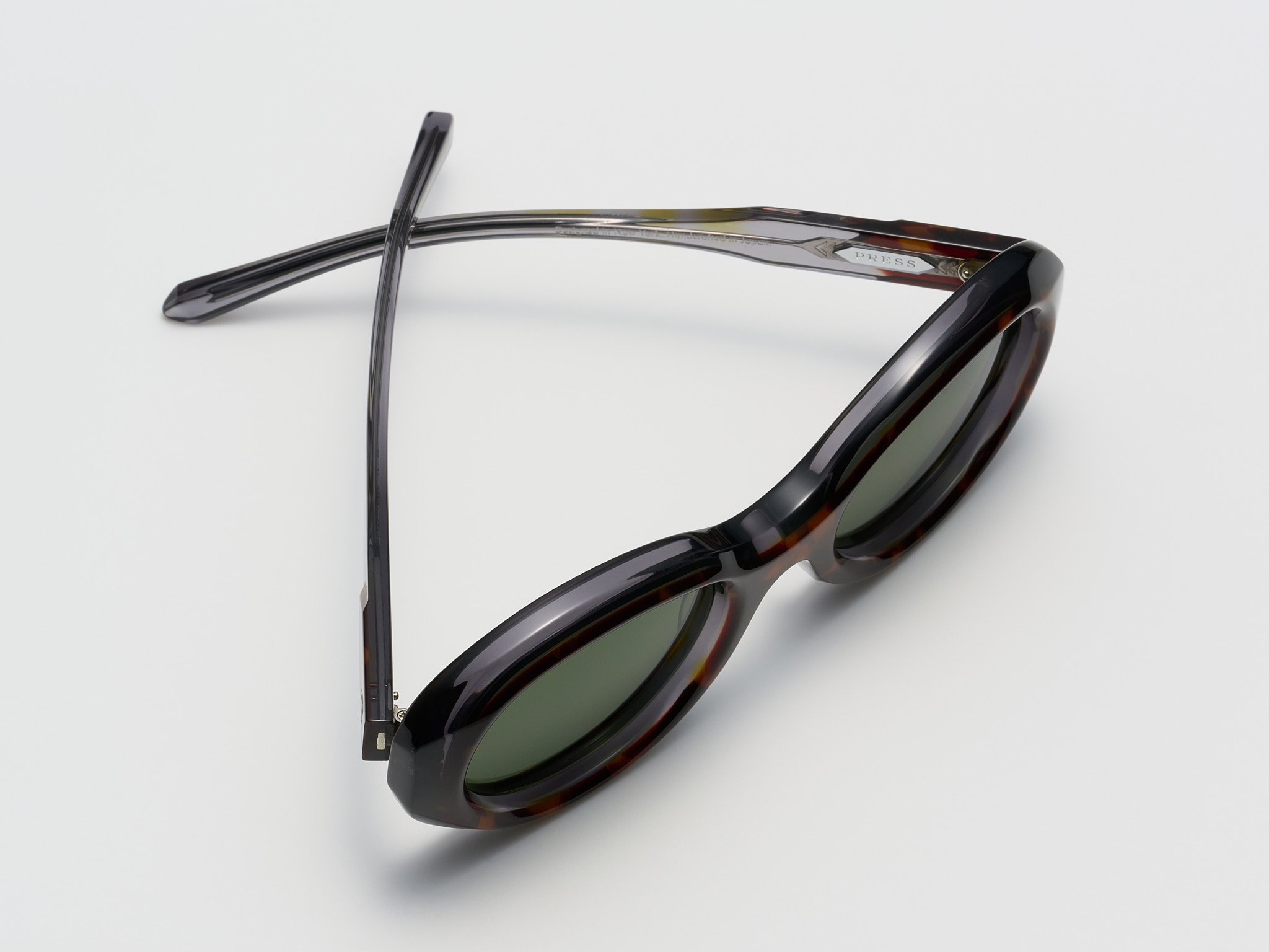 FIRST LADY / MAHOGANY