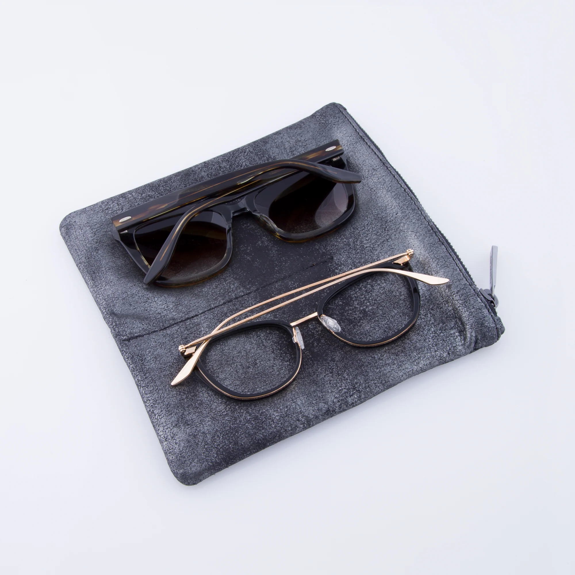 LEATHER CASE / ACID BLACK