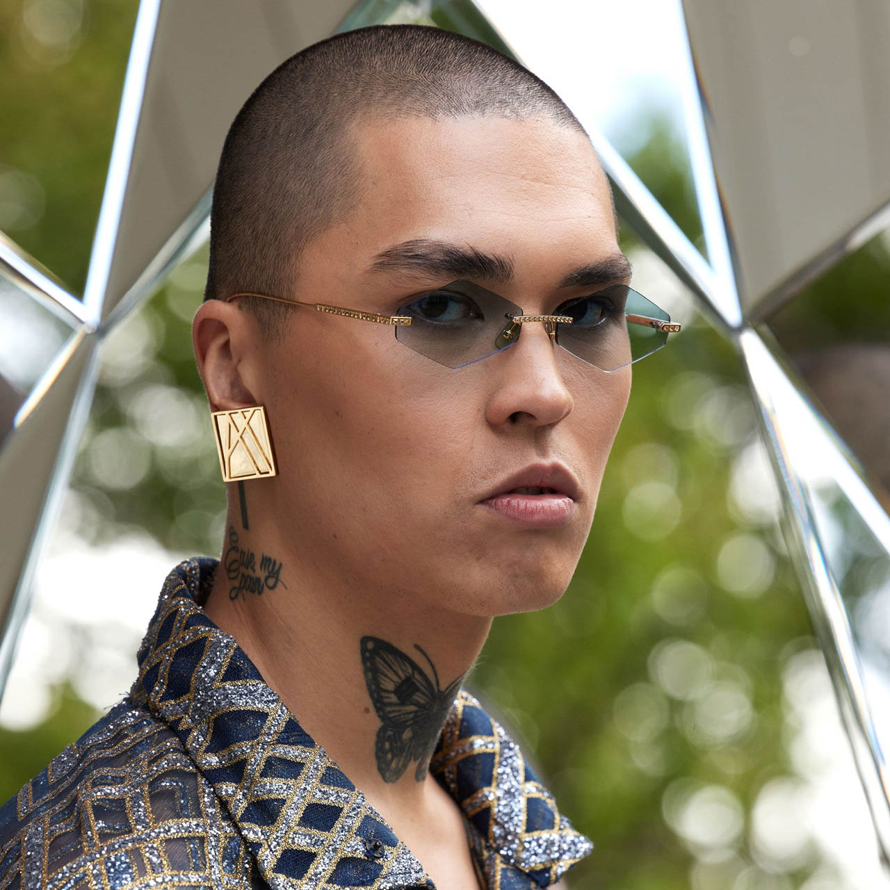 CLAW NEST TRIANGLE / WHITE GOLD