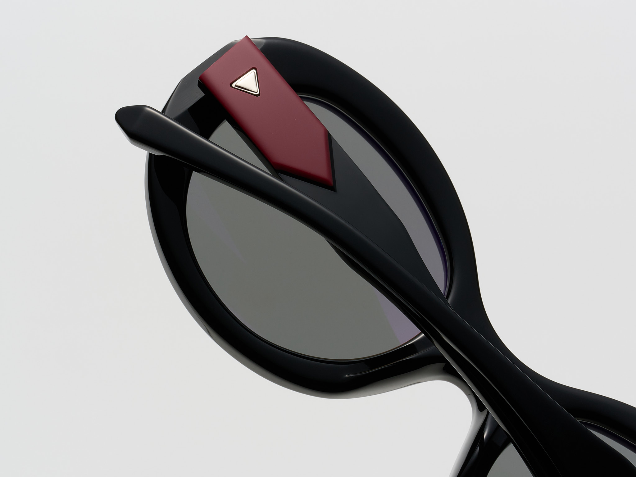 FIRST LADY / RED RAIN