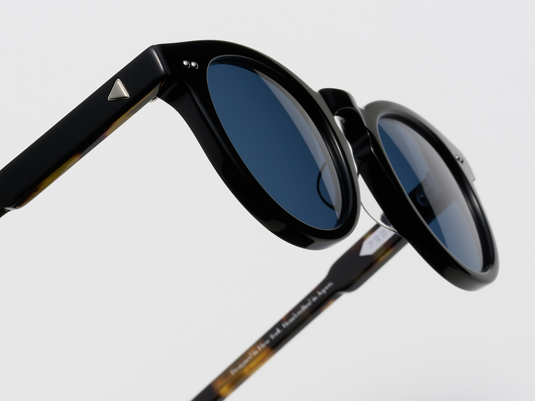 THE CHAIRMAN / BLACK TORTOISE/ SILVER