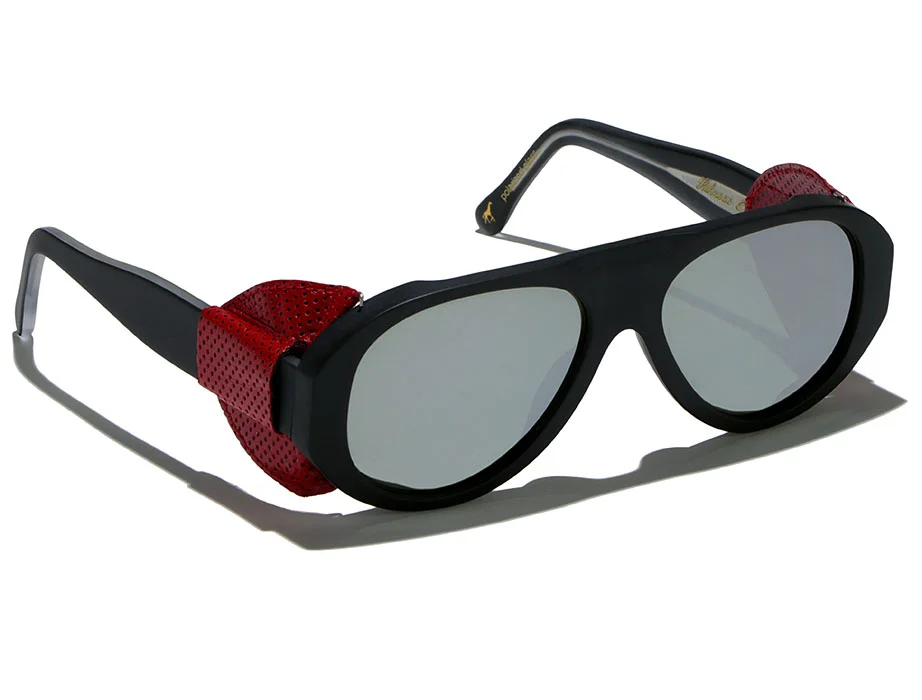 MT BLACK/RED FLAP
