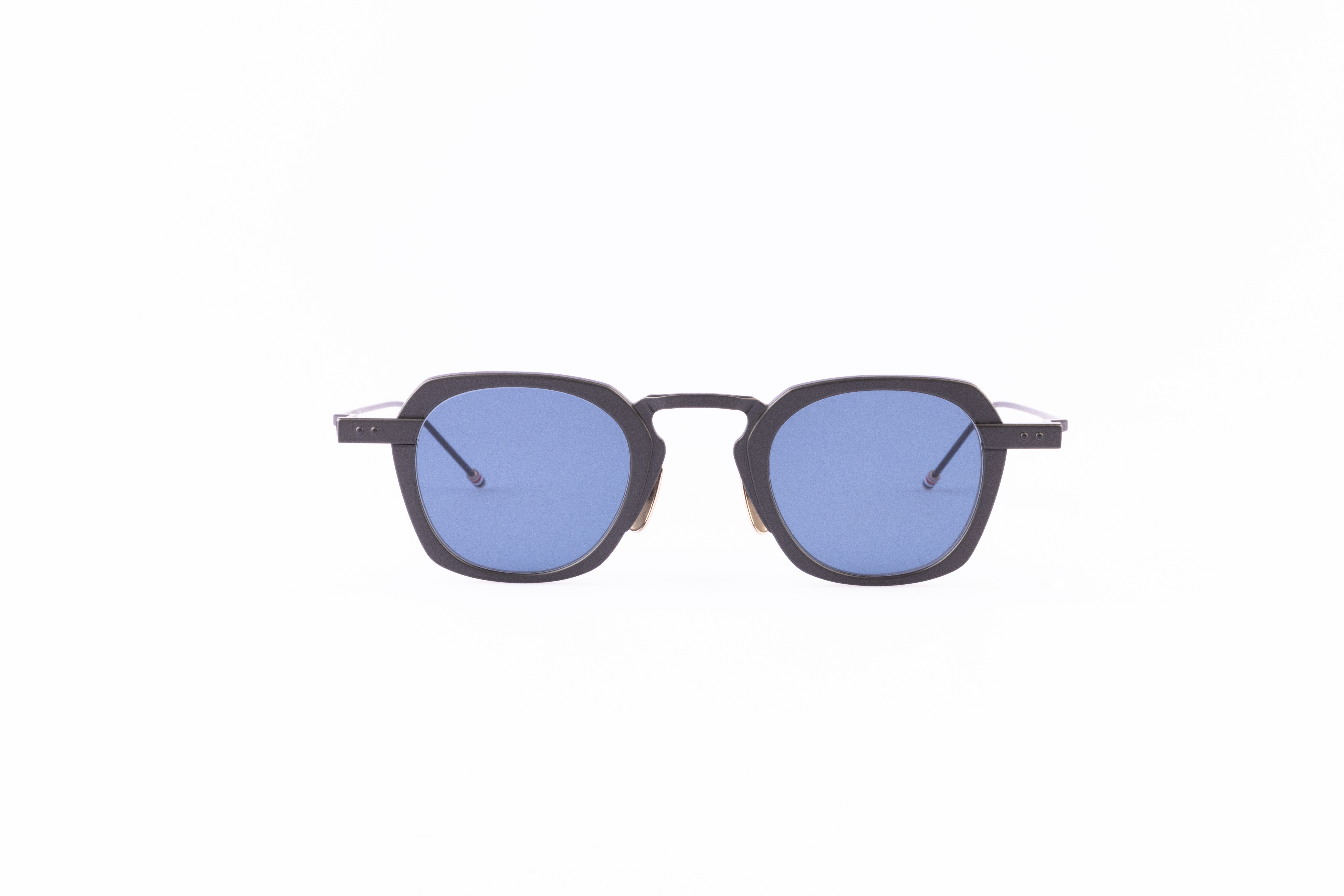 004 MT DK GREY