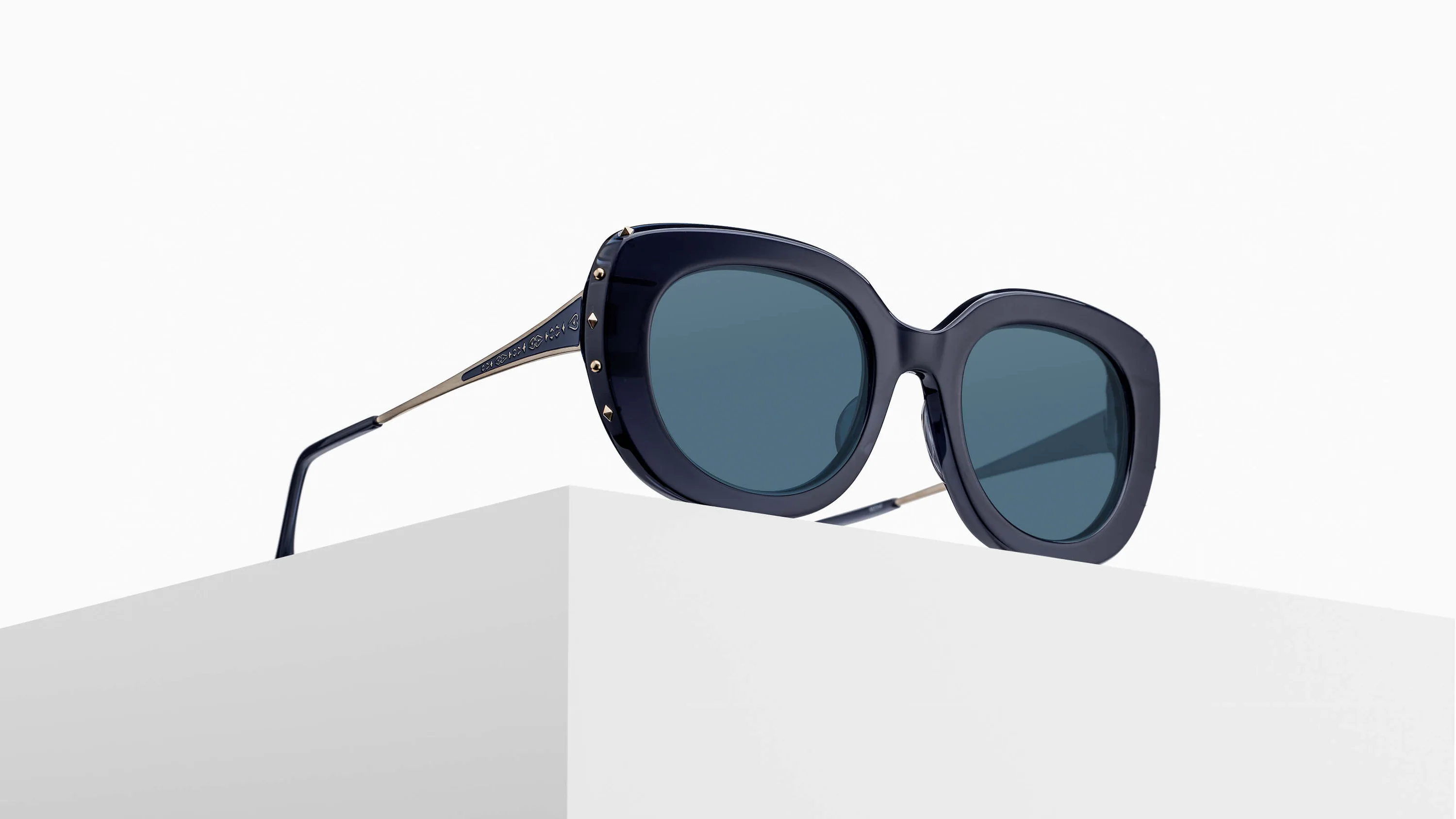 M2069 / DK NAVY CRYSTAL
