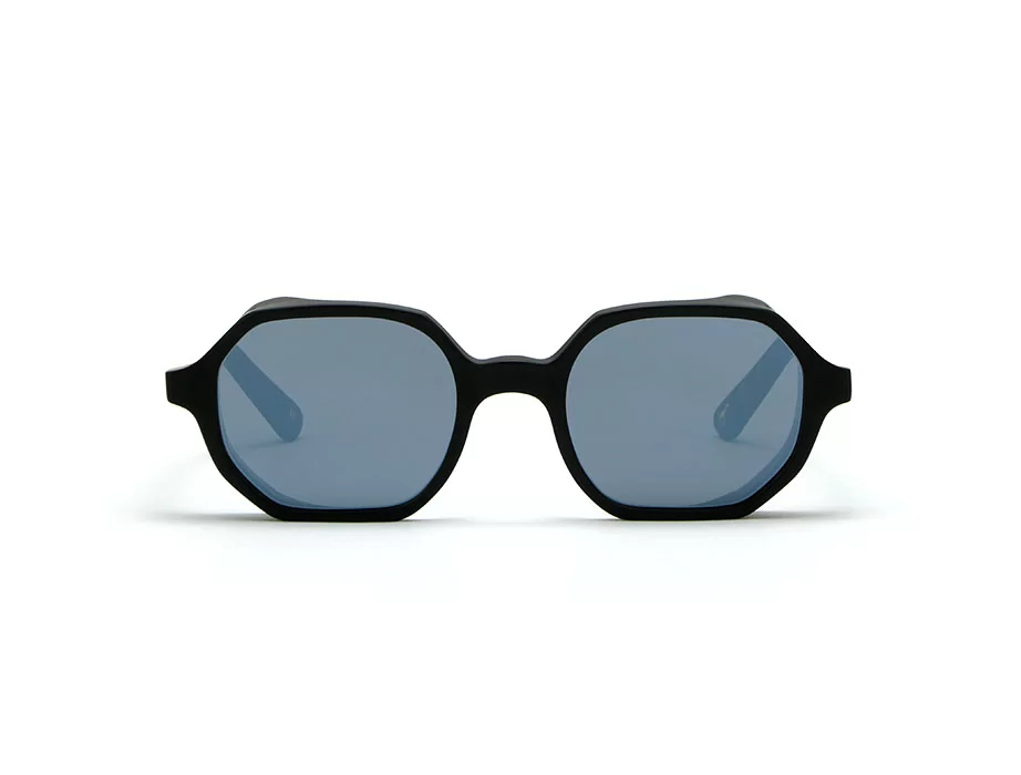ZANZIBAR EXPLORER / MT BLACK
