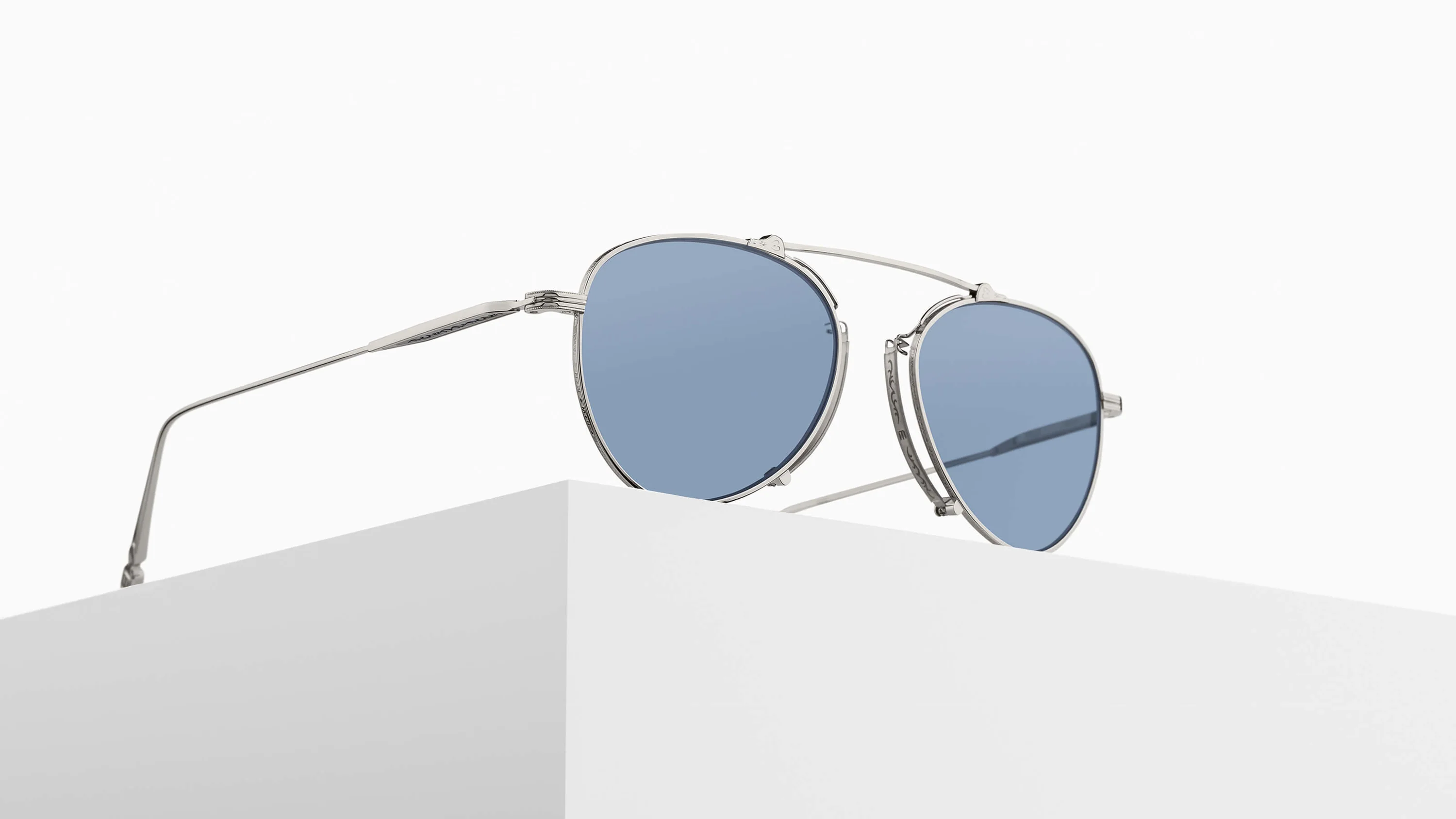 M3130 / PALLADIUM WHITE