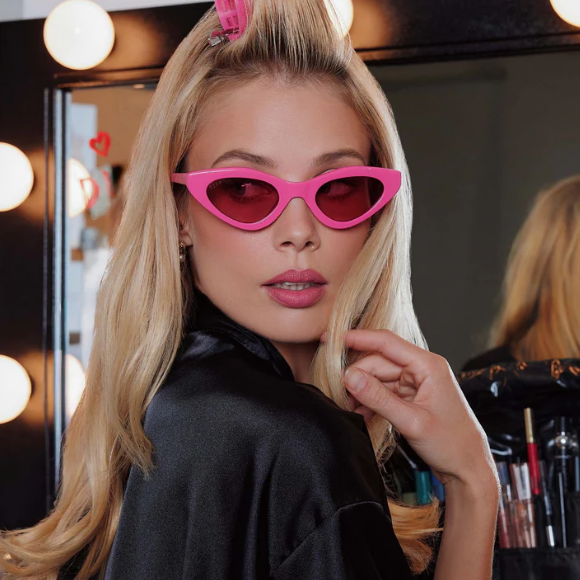EMILY 2.0 / PINK