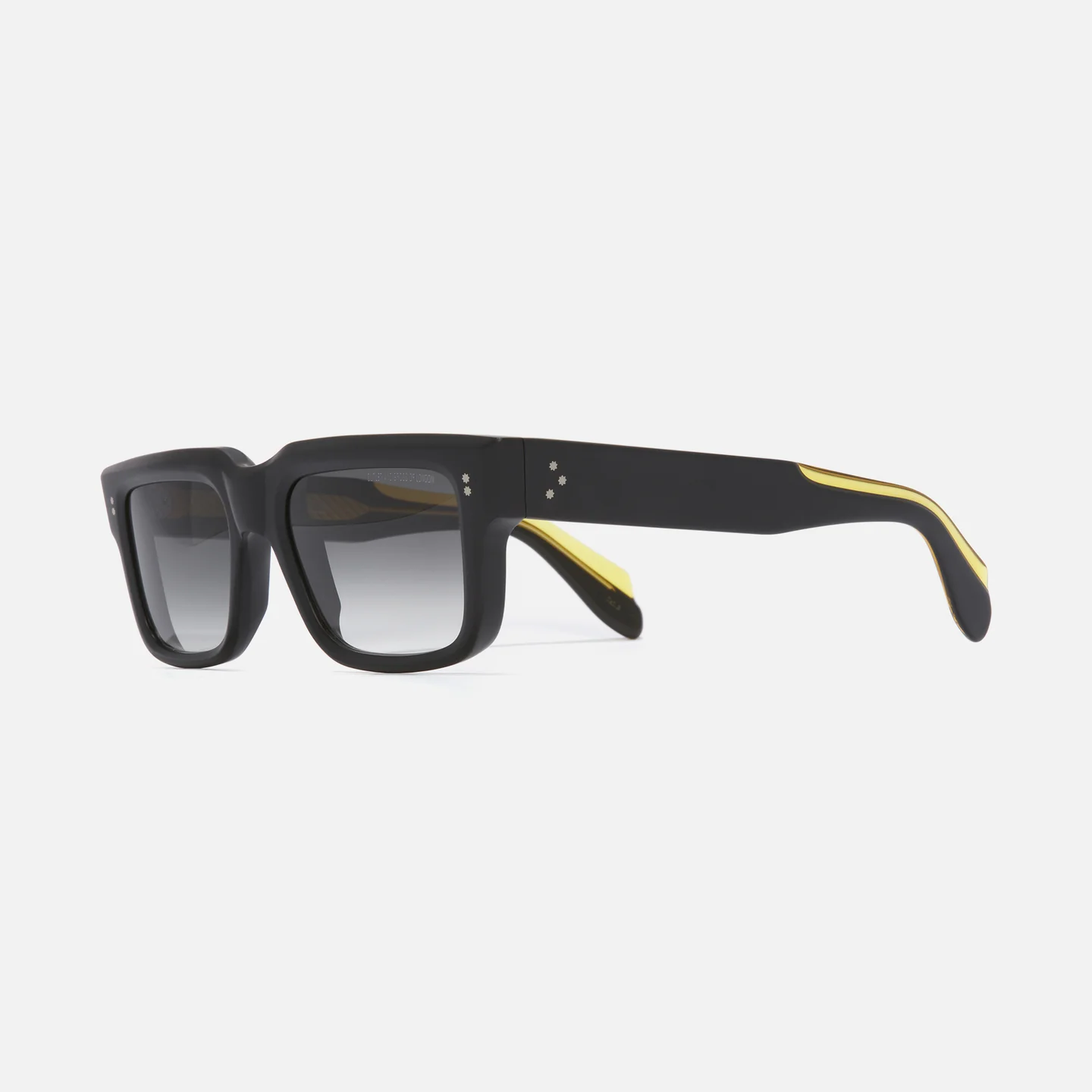 01 MATTE BLACK