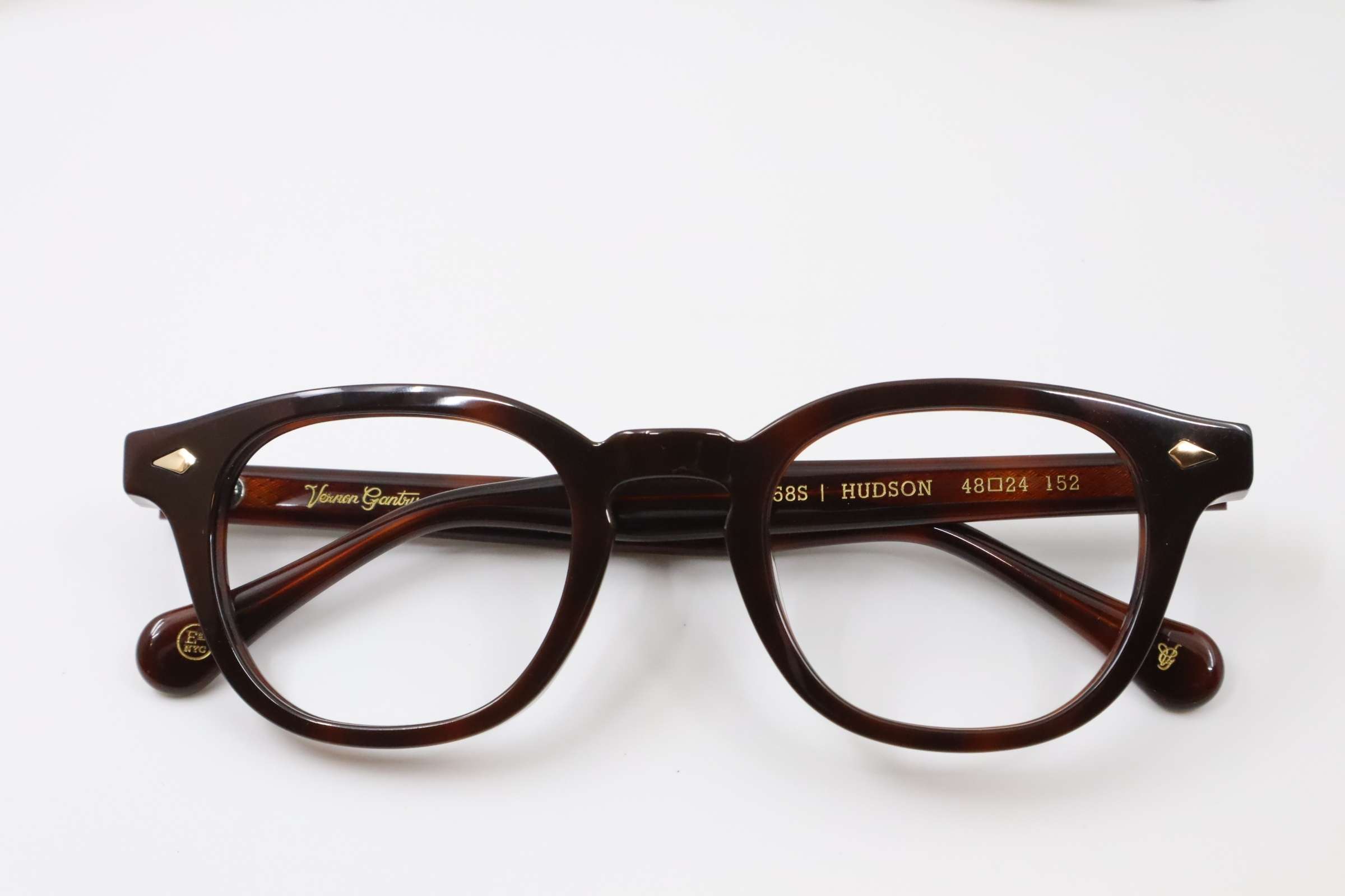 Dark brown shine