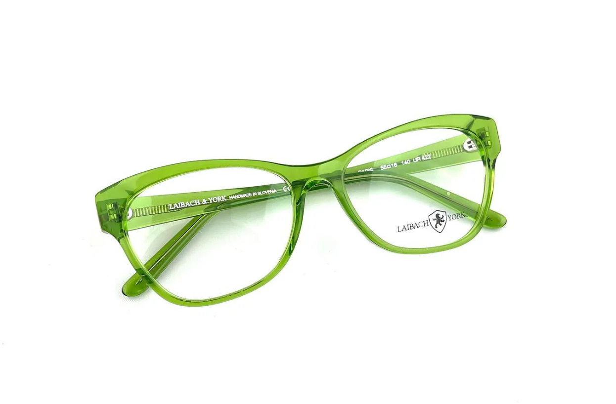 LIGHT GREEN