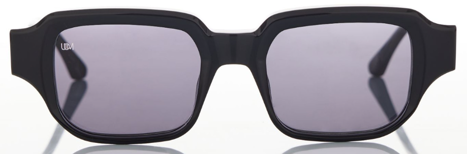 C04 BLACK