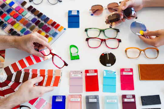 Etnia Barcelona - A brand that embodies the idea of being free, human and respectful towards all ethnicities. Etnia appreciates all people and forms of expression through color and art.