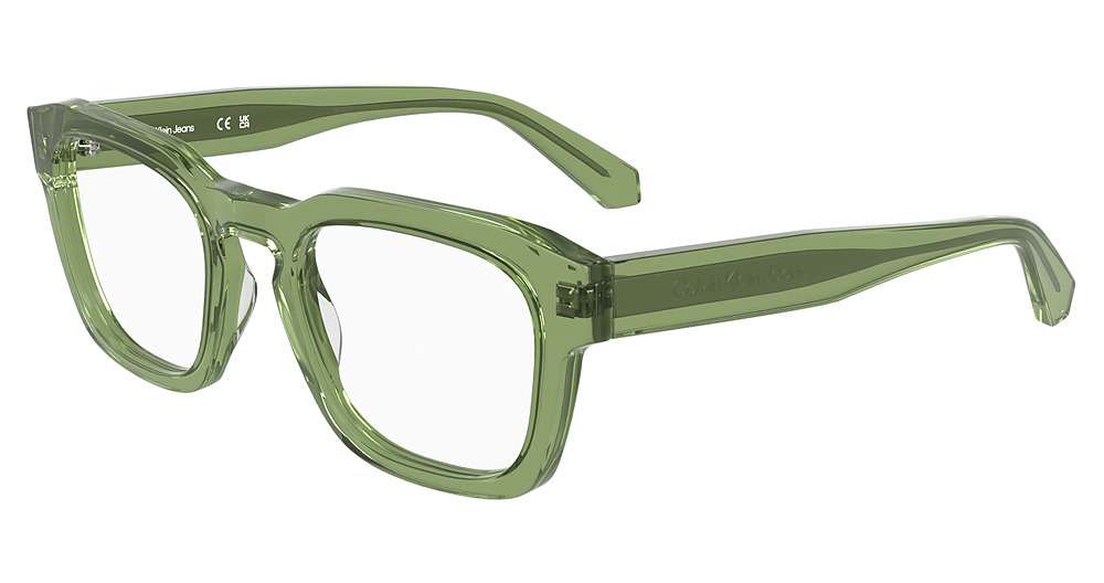 GREEN TO DARK GREEN